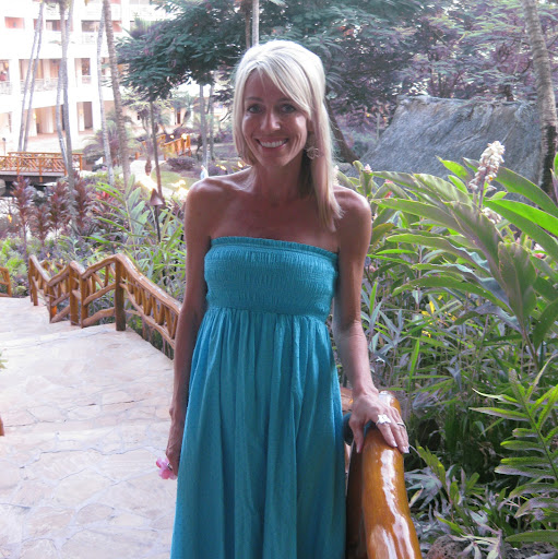 Candice Reynolds Photo 7