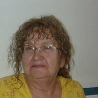 Elizabeth Sanderson Photo 30