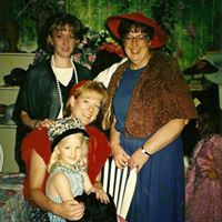 Sara Watkins Photo 34