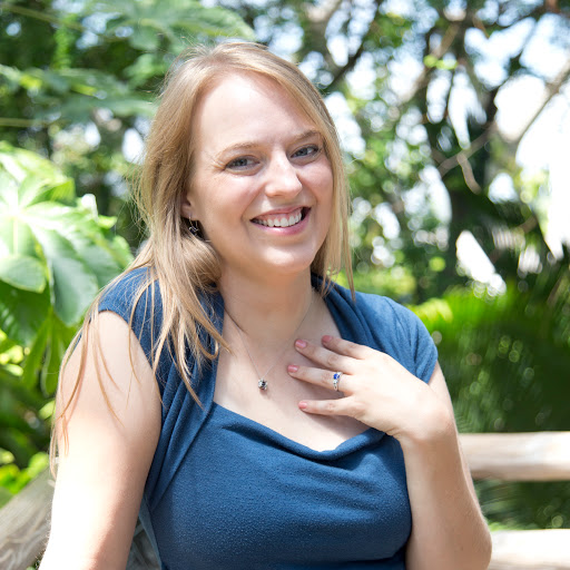 Rebecca Jacobson Photo 32
