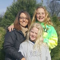 Sarah Compton Photo 15