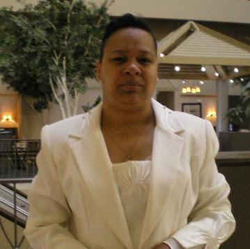 Angela Mills Photo 11