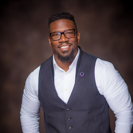 Adrian Singleton Photo 22
