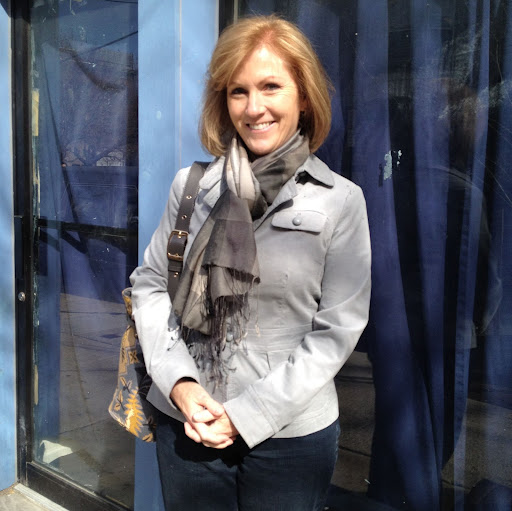 Elizabeth Forsyth Photo 15
