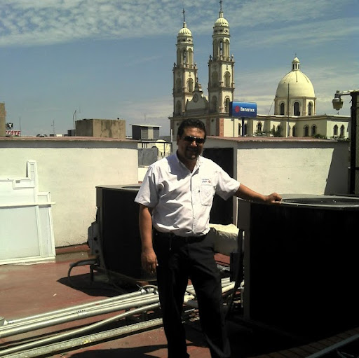 Eric Quintana Photo 14
