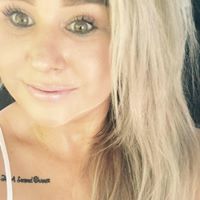Carly Wilkinson Photo 9