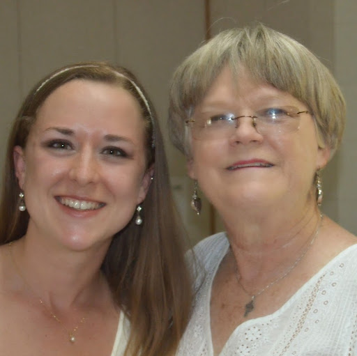 Linda Reynolds Photo 13