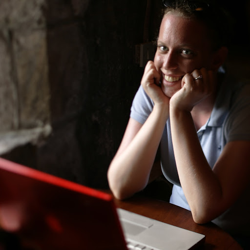 Sarah Saunders Photo 29