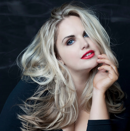 Rebecca Winters Photo 41