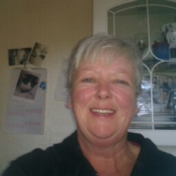 Carol Cameron Photo 34