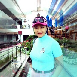 Young Sim Photo 17