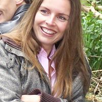 Julia Schultz Photo 8