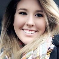 Maggie Robbins Photo 25