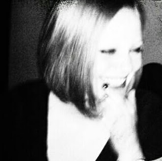 Hannah Macfarlane Photo 14