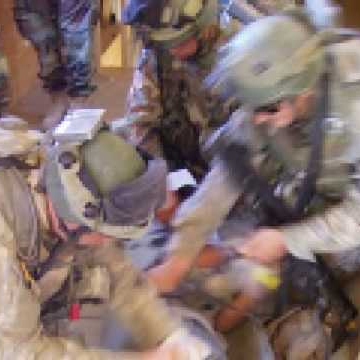 Laura Schultz Photo 31