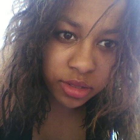 Erika Holmes Photo 9