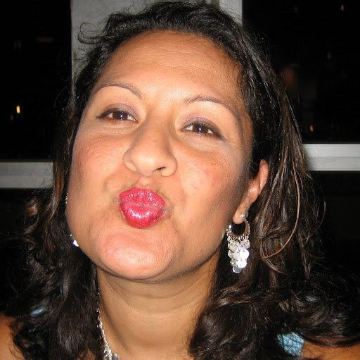 Veronica Yates Photo 14