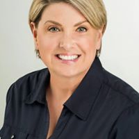 Kristine Schroeder Photo 22