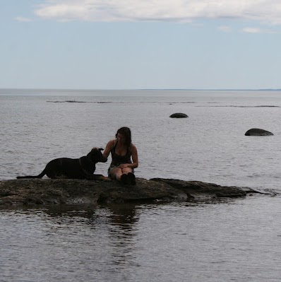 Louise Simpson Photo 21