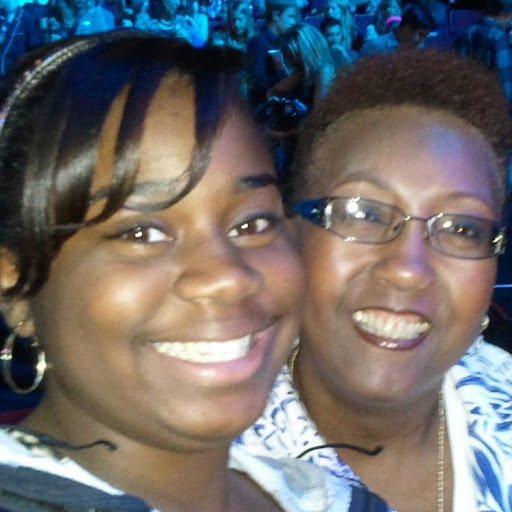 Linda Hawkins Photo 10