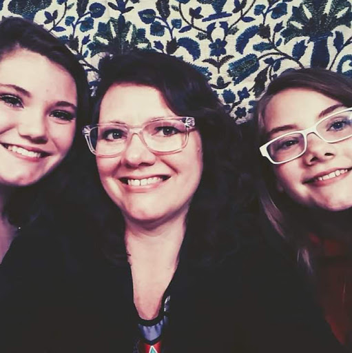 Julie Hoskins Photo 9