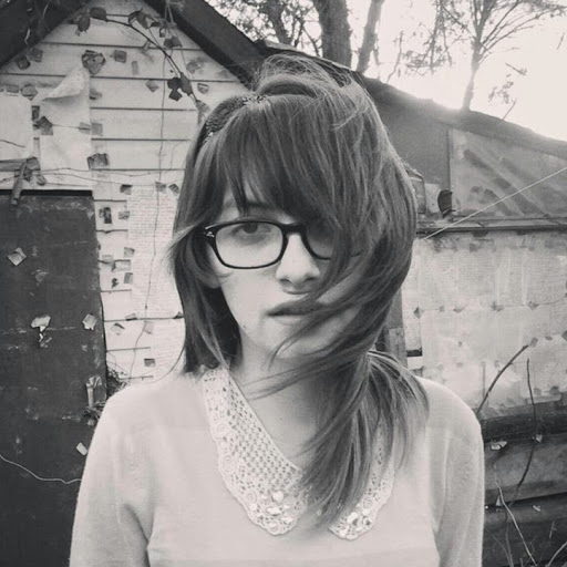 Sarah Bonilla Photo 3