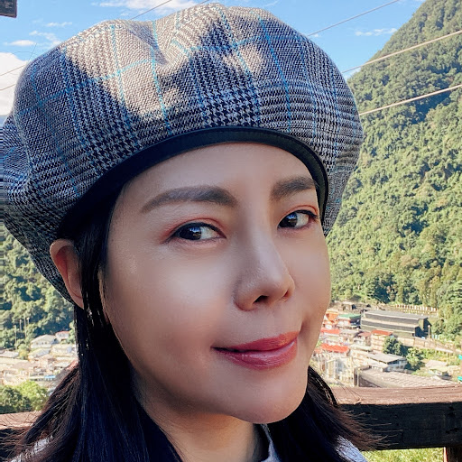 Fiona Huang Photo 25