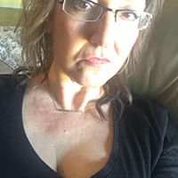 Julie Saunders Photo 33