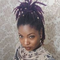 Stephanie Hollins Photo 15