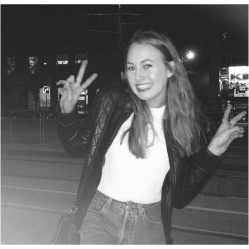 Julia Hopkins Photo 6