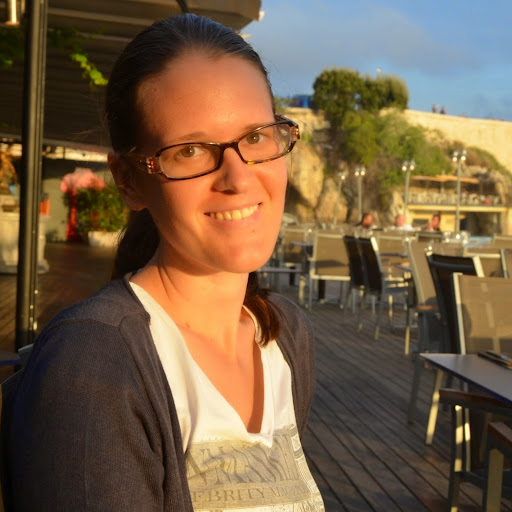 Lisa Geiger Photo 27