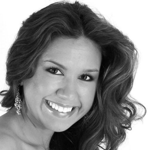 Christina Nicholson Photo 28