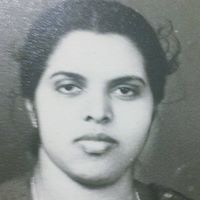 Elizabeth Jacob Photo 24