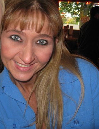 Julie Willis Photo 36