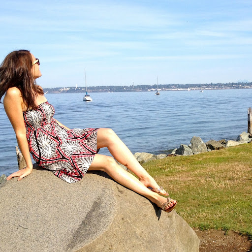 Caroline Stevenson Photo 32