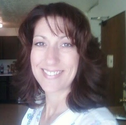 Lisa Sutton Photo 27