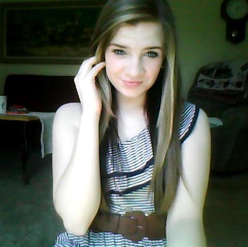 Annie Cook Photo 37