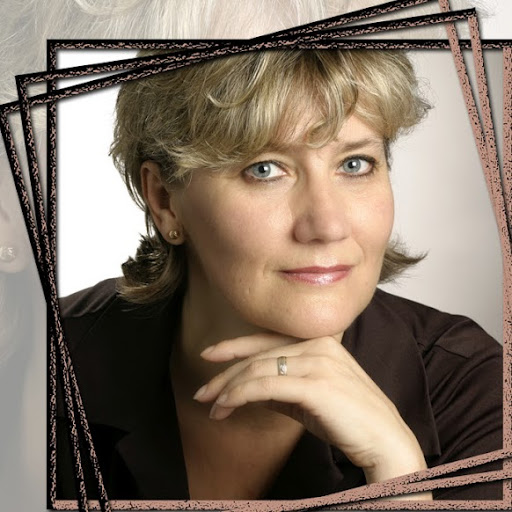 Lisa Blank Photo 16