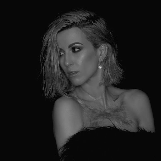 Alisa Sharp Photo 2