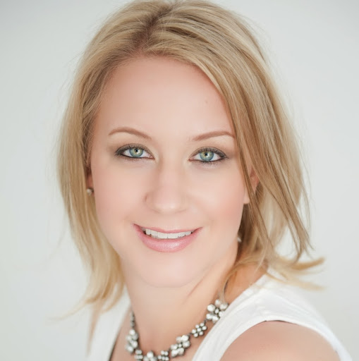 Elisabeth Everett Photo 8