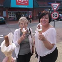 Debbie Browning Photo 23