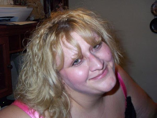 Gina Golden Photo 26