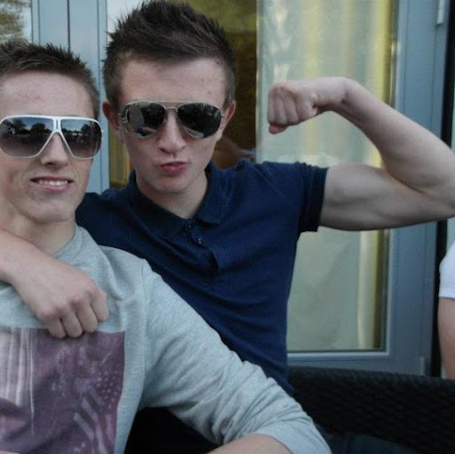 Chris Harry Photo 13