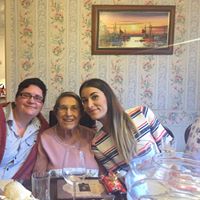 Victoria Hurst Photo 40