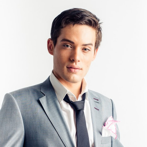 Gregory Vaughan Photo 9