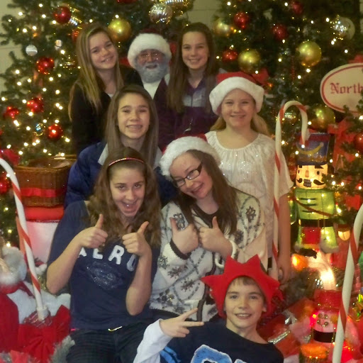 Anna Mullins Photo 3