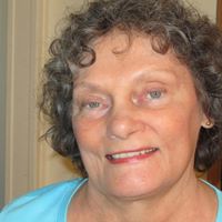 Elizabeth King Photo 51