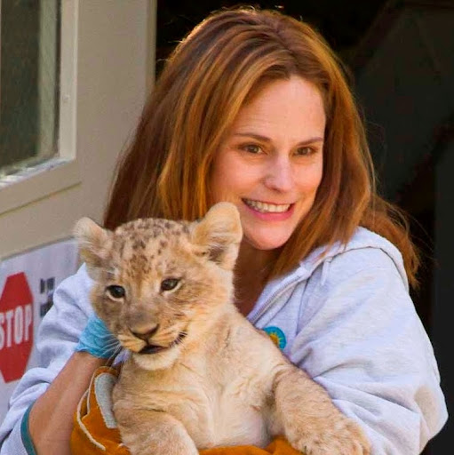 Tracey Barnes Photo 39