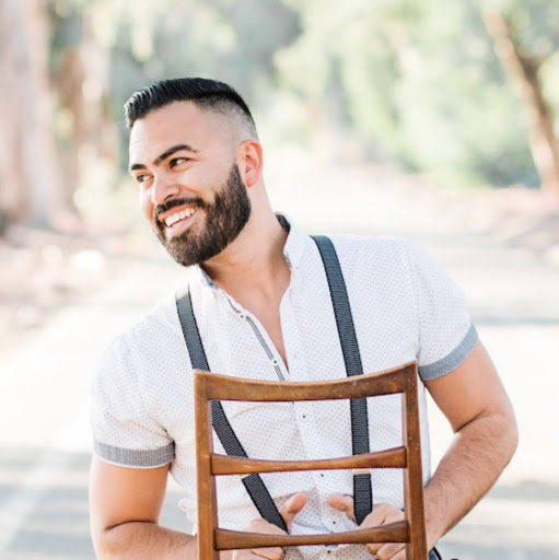 Erik Villanueva Photo 4