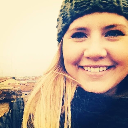 Candace Roberts Photo 37